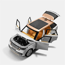Range Rover Diecast Model 1/24 With Station